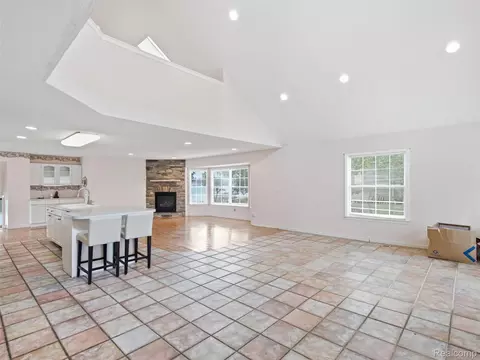 Living - 8954 Patrick Dr, Springfield, MI 48350 photo 7 of 13