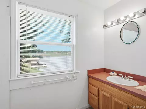 Bath - 8954 Patrick Dr, Springfield, MI 48350 photo 4 of 4
