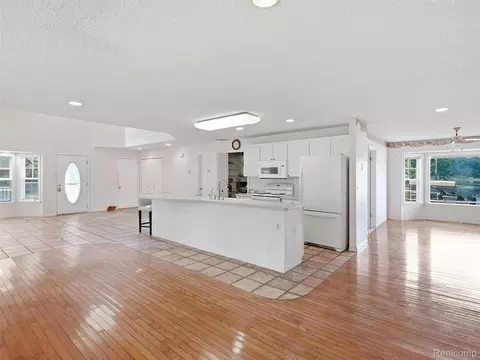 Kitchen - 8954 Patrick Dr, Springfield, MI 48350 photo 1 of 4