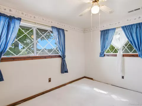 Bedroom - 8954 Patrick Dr, Springfield, MI 48350 photo 2 of 4