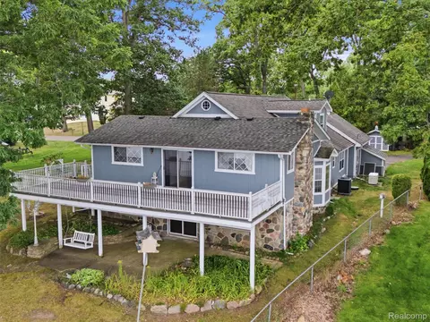 Exterior - 8954 Patrick Dr, Springfield, MI 48350 photo 2 of 2