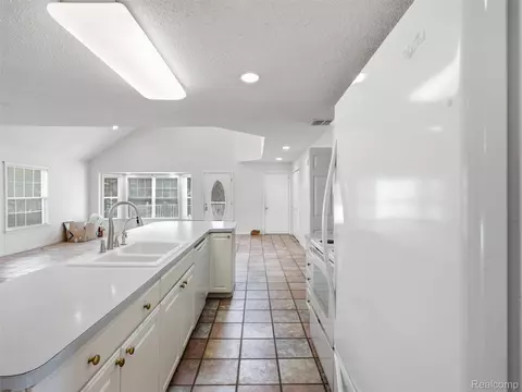 Kitchen - 8954 Patrick Dr, Springfield, MI 48350 photo 4 of 4