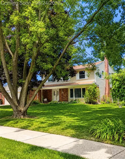 21430 Winchester St S, Southfield, MI 48076