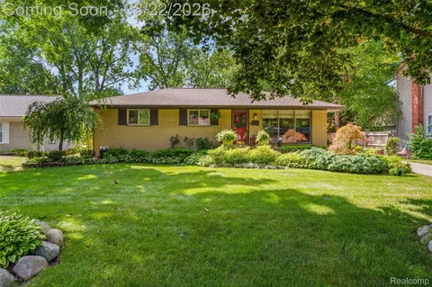 15861 Foch St, Livonia, MI 48154