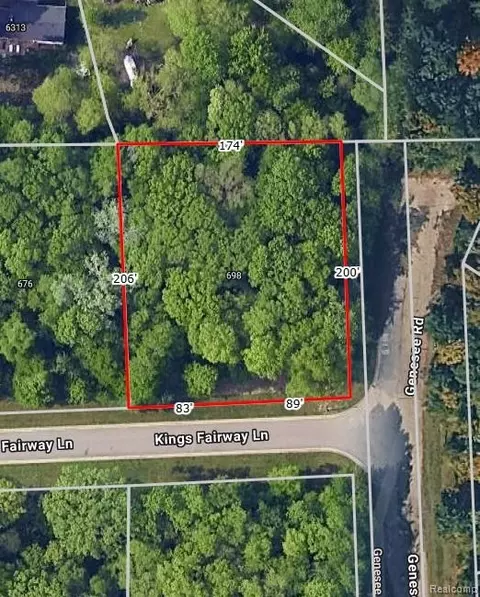698 Kings Fairway Ln, Grand Blanc, MI 48439