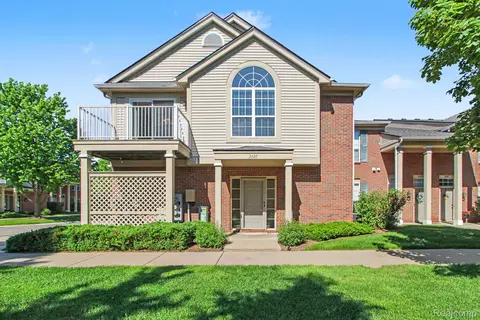 24211 Chesapeake Cir, Commerce, MI 48390