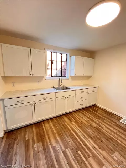 Kitchen - 12604 E Outer Dr, Detroit, MI 48224 photo 1 of 2