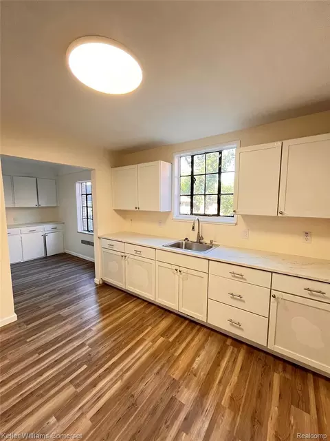 Kitchen - 12604 E Outer Dr, Detroit, MI 48224 photo 2 of 2