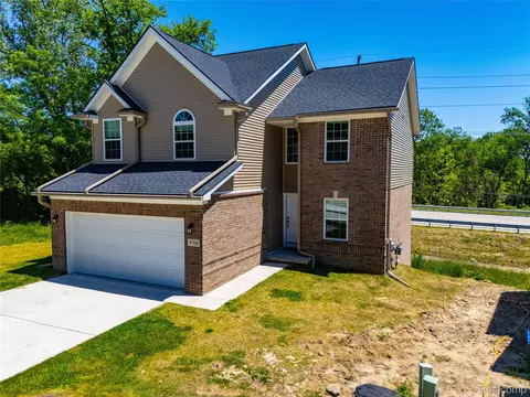 8760 Oak Ridge Trl, Westland, MI 48185