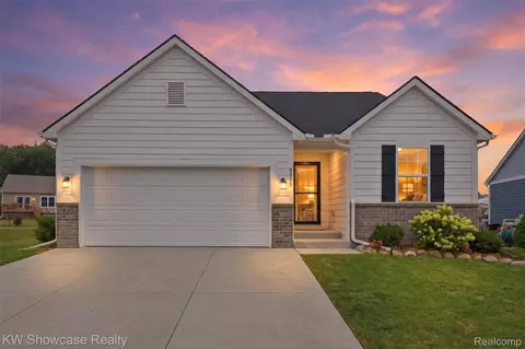 8855 Somerset Ln, Superior, MI 48198