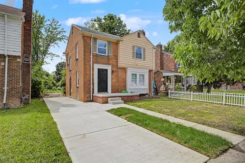 9263 Rosemont St Ave, Detroit, MI 48228