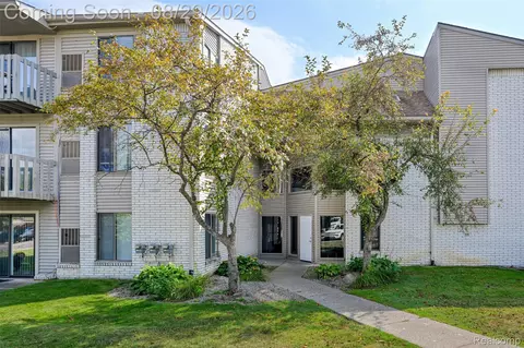32013 W 12 Mile Rd, Farmington Hills, MI 48334