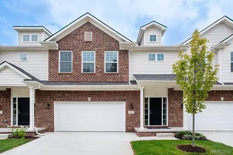 3 Grandview Circle Grandview Cir #71, White Lake, MI 48386
