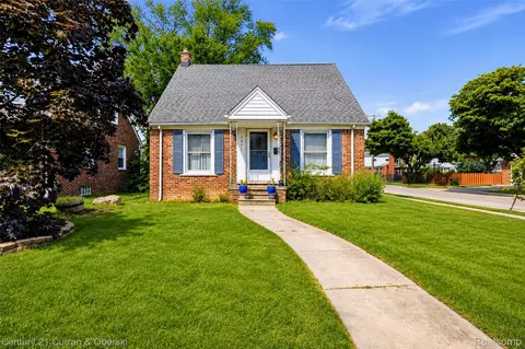 1651 Nightingale St, Dearborn, MI 48128