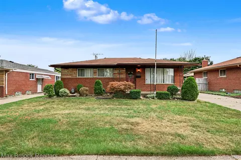 5953 Rockland Ct, Dearborn Heights, MI 48127