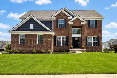 4146 Newgard Dr, Orion, MI 48359