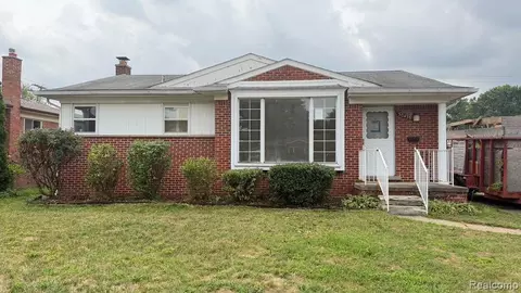 30435 Rosslyn Ave, Garden City, MI 48135