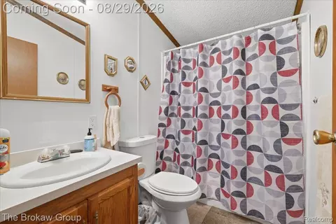 Bath - 5189 Webster Rd, Mount Morris, MI 48504 photo 1 of 3