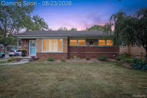 9072 Denne St, Livonia, MI 48150