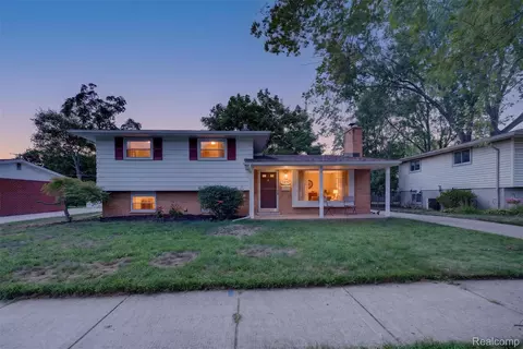 14771 Park St, Livonia, MI 48154