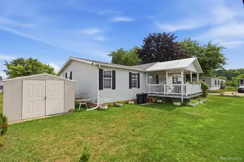29643 Carousel St, Novi, MI 48377