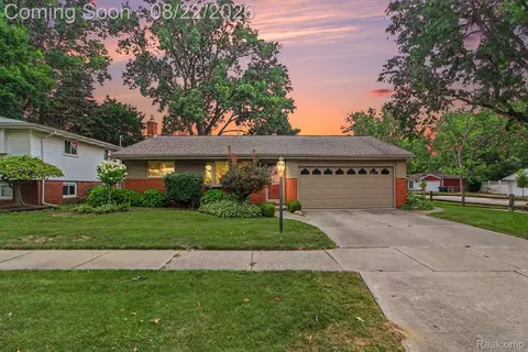 14712 Park St, Livonia, MI 48154