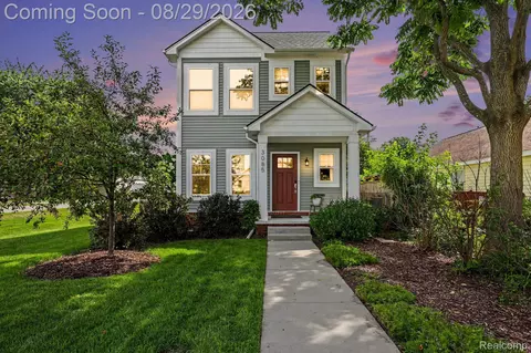 3085 Harrison Ave, Rochester Hills, MI 48307