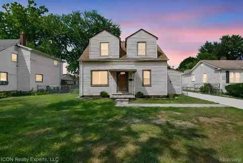 29220 Cambridge St, Garden City, MI 48135