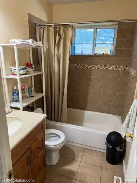 37 Maple Valley St, Sandusky, MI 48471 photo 3