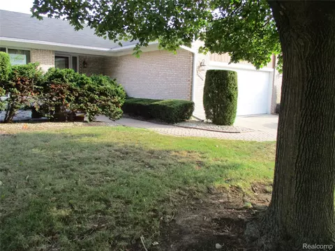 42108 Edward Dr, Clinton Township, MI 48038