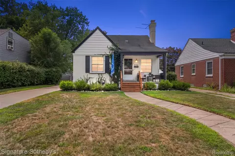 536 S Marias Ave, Clawson, MI 48017