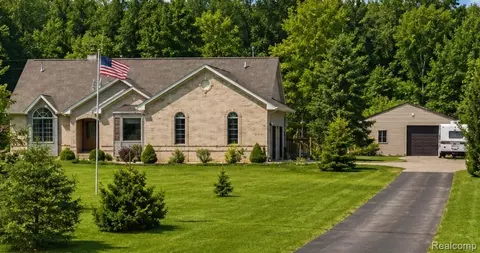 5406 Baldwin Rd, Mundy, MI 48473