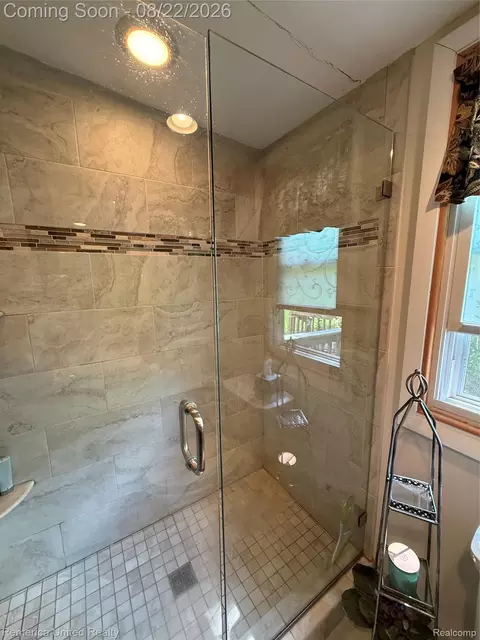 Bath - 12035 Read Rd, Fenton, MI 48430 photo 1 of 3