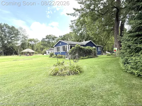 Exterior - 12035 Read Rd, Fenton, MI 48430 photo 1 of 6