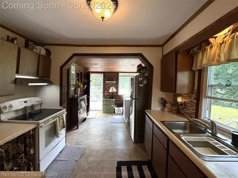 Kitchen - 12035 Read Rd, Fenton, MI 48430 photo 1 of 2
