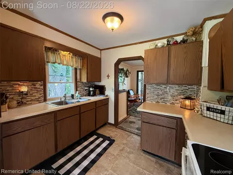 Kitchen - 12035 Read Rd, Fenton, MI 48430 photo 2 of 2