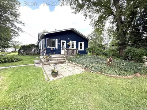 Exterior - 12035 Read Rd, Fenton, MI 48430 photo 2 of 6