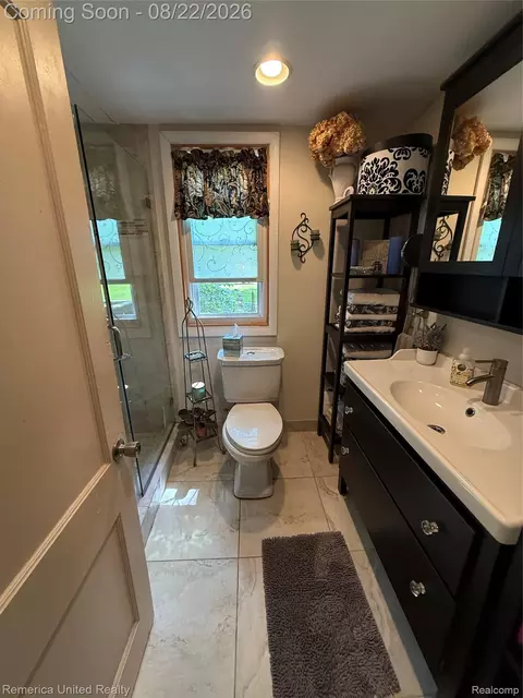 Bath - 12035 Read Rd, Fenton, MI 48430 photo 2 of 3