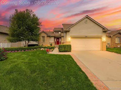 2191 Barclay Ave #25, Shelby Township, MI 48317