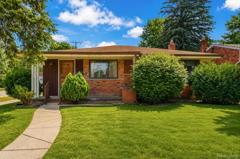17462 Fox, Redford, MI 48240
