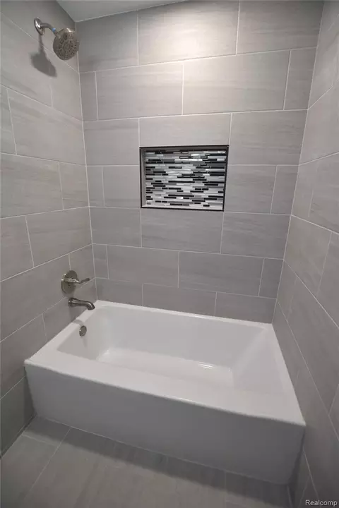 Bath - 3933 Clairmont St, Flint, MI 48532 photo 1 of 5