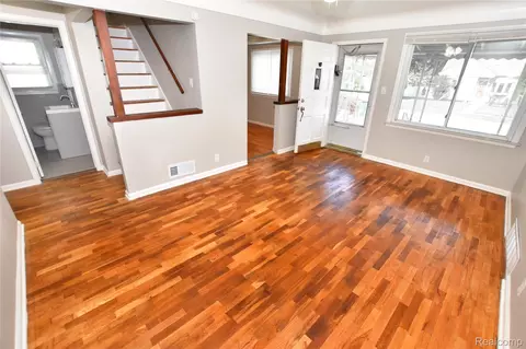 Living - 3933 Clairmont St, Flint, MI 48532 photo 1 of 2