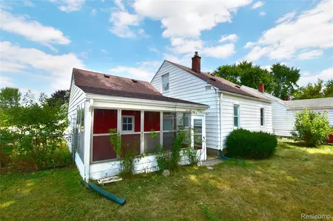 Exterior - 3933 Clairmont St, Flint, MI 48532 photo 3 of 3