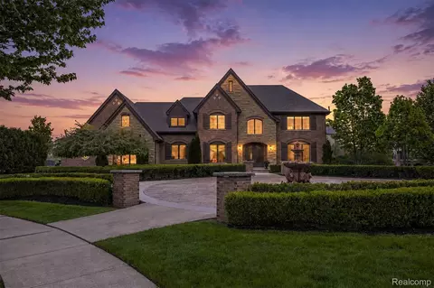 48892 Barola Ct, Northville, MI 48167