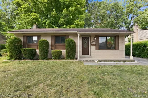 34116 Kennedy St, Westland, MI 48185