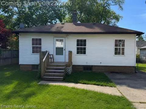 7509 Mettetal St, Detroit, MI 48228