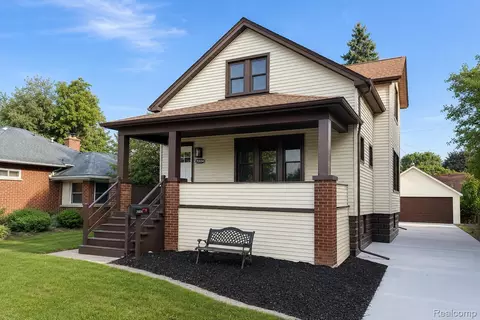 20834 Ardmore Park Dr, Saint Clair Shores, MI 48081