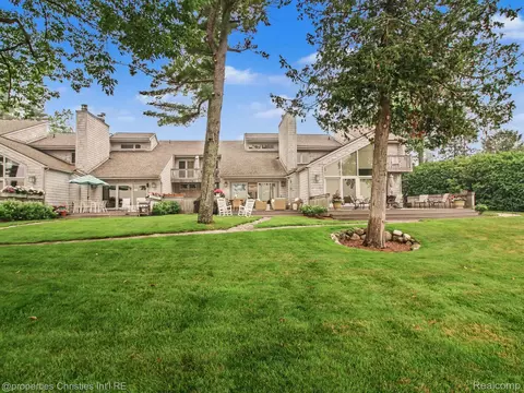 1011 Beach Dr #10, Harbor Springs, MI 49740