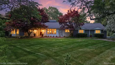 1642 Keller Ln, Bloomfield Township, MI 48302