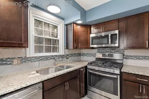 Kitchen - 288 Moran Rd, Grosse Pointe Farms, MI 48236 photo 1 of 2
